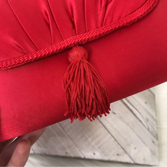 Vintage La Regale Red Satin Crossbody Tassel Bag - Picture 3 of 14